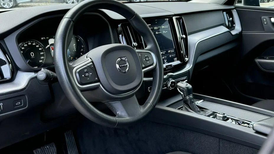 VOLVO XC60 -