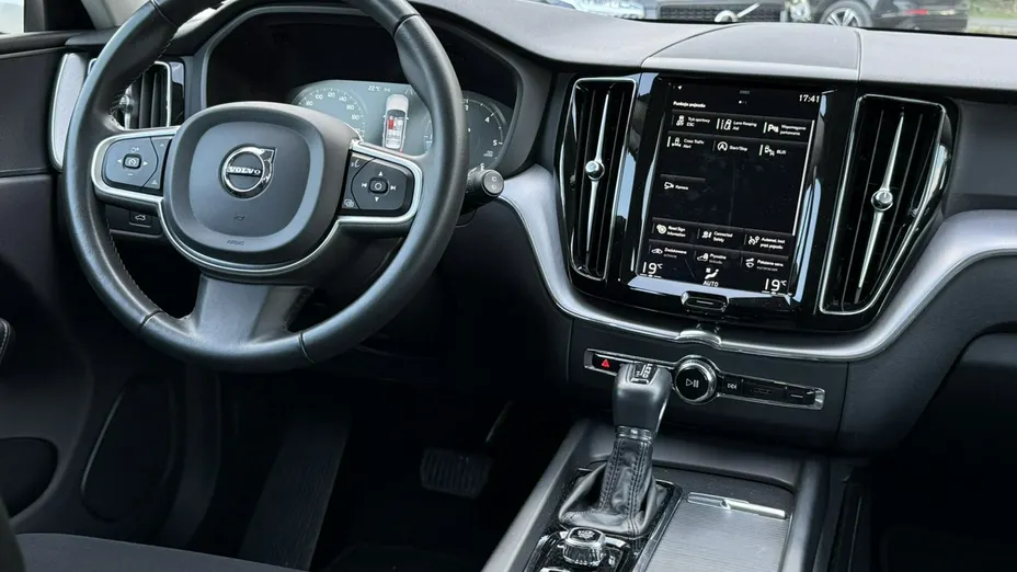 VOLVO XC60 -