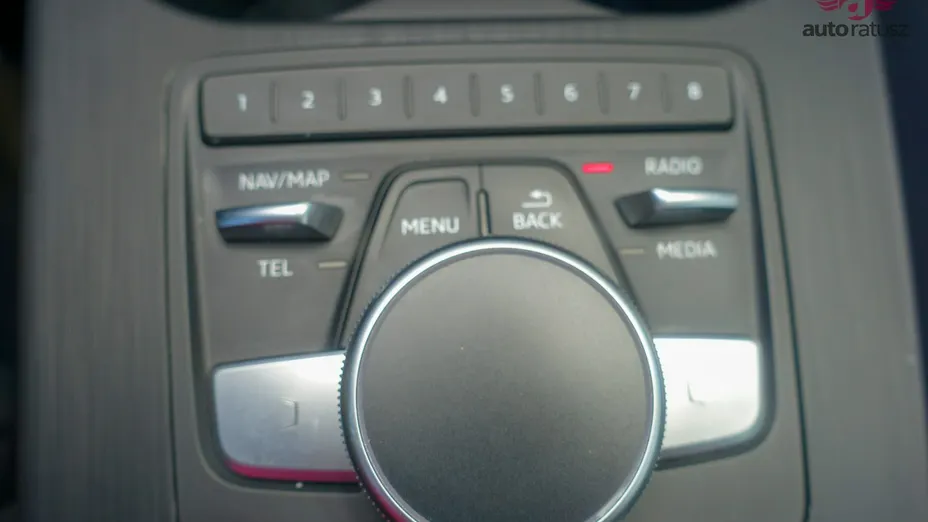 AUDI A4 -