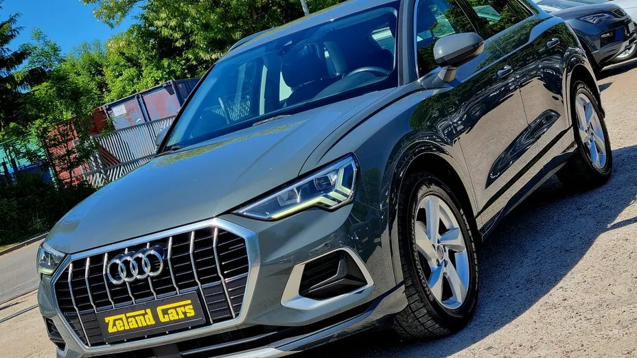 AUDI Q3 -
