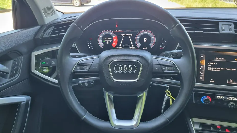 AUDI Q3 -