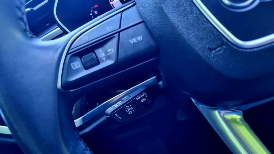 AUDI Q3 -