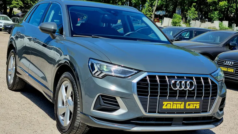 AUDI Q3 -
