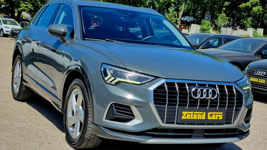 AUDI Q3 -