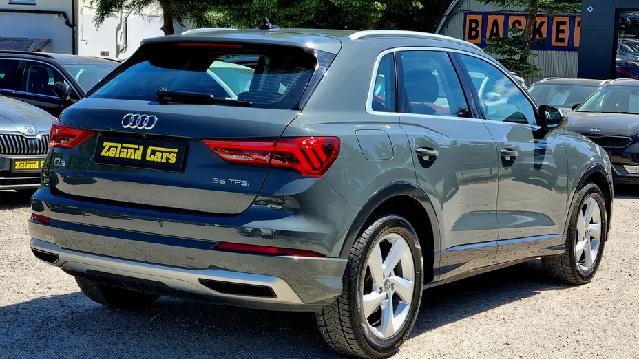 AUDI Q3 -