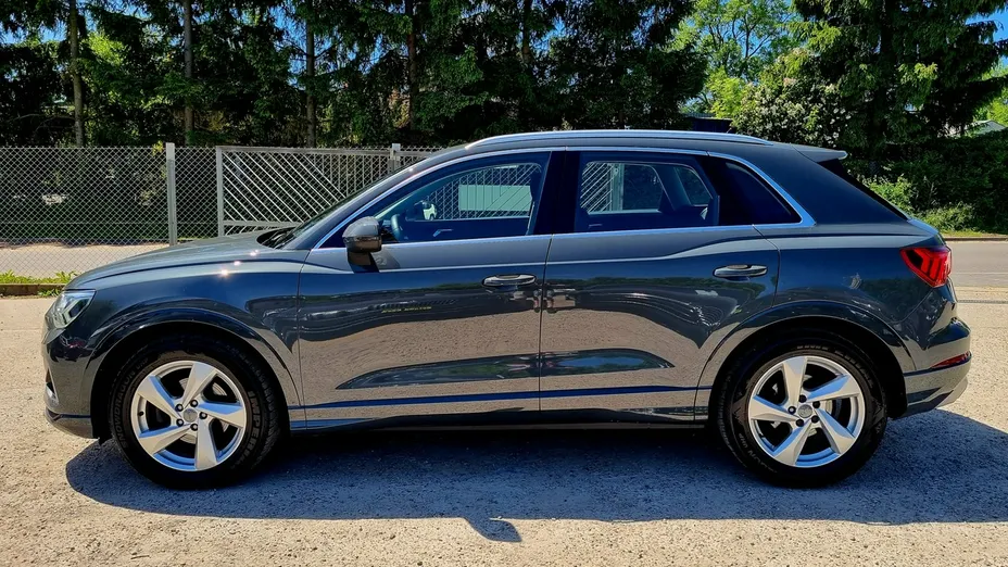 AUDI Q3 -