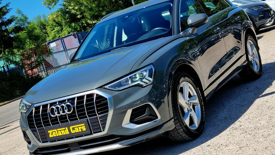 AUDI Q3 -