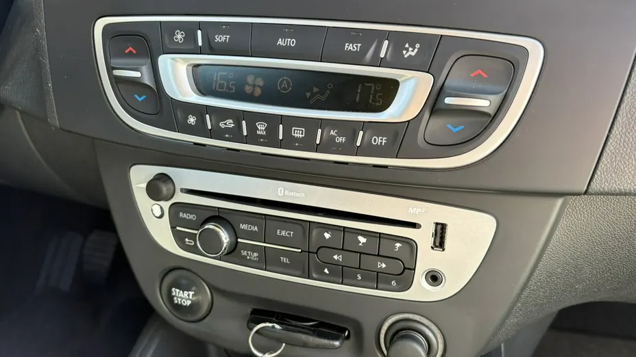 RENAULT Megane -