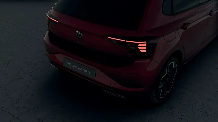 VOLKSWAGEN Polo -