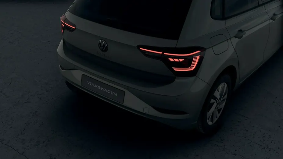 VOLKSWAGEN Polo -