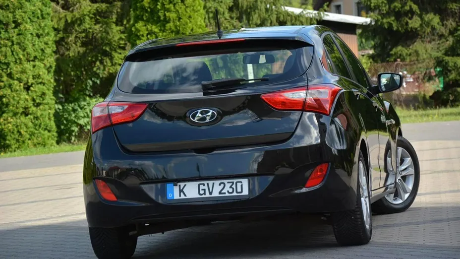 HYUNDAI i30 -