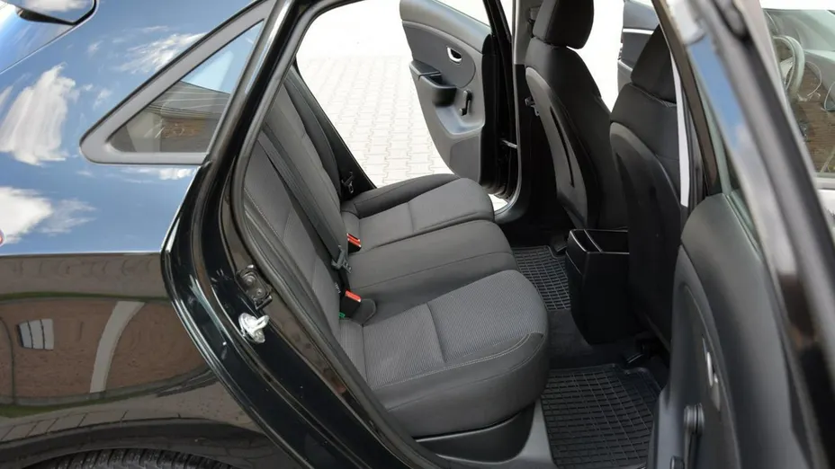 HYUNDAI i30 -