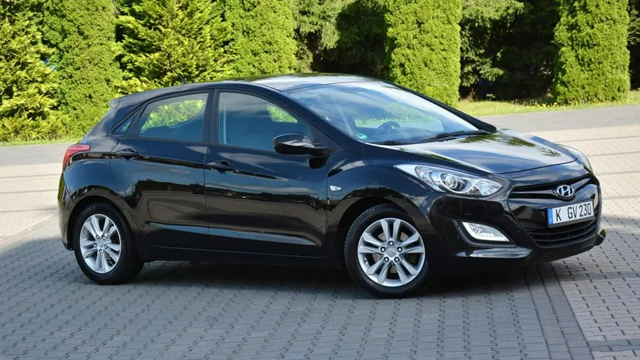 HYUNDAI i30 -