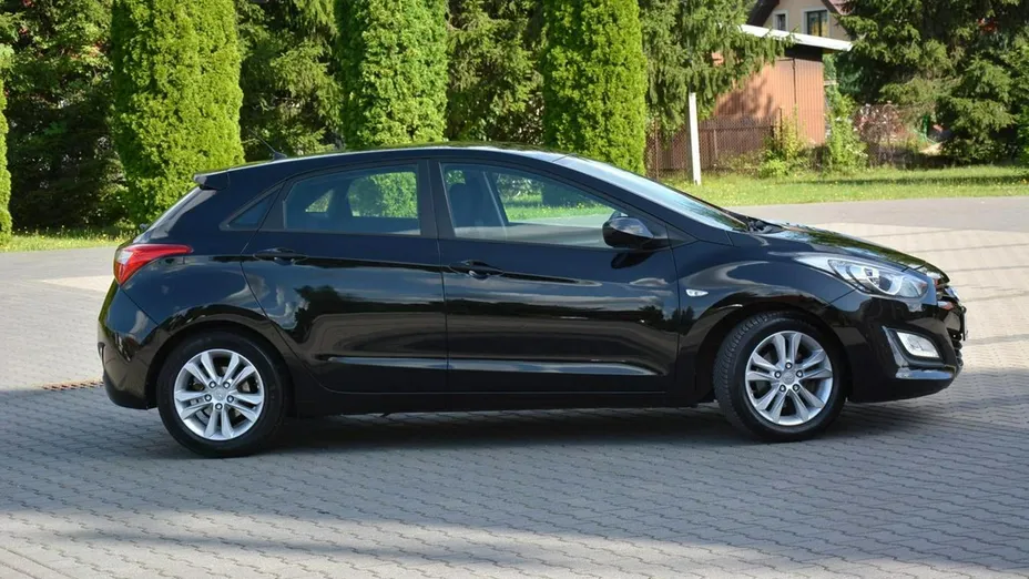 HYUNDAI i30 -