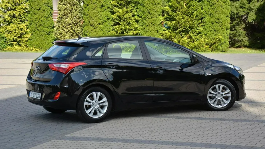 HYUNDAI i30 -