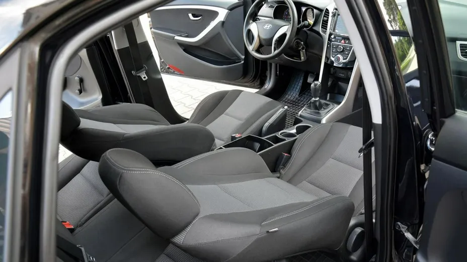 HYUNDAI i30 -