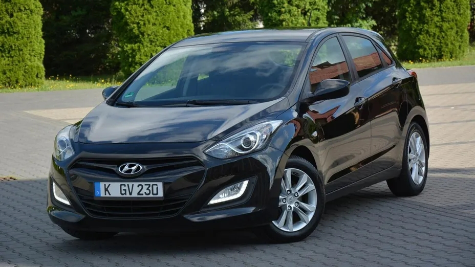 HYUNDAI i30 -