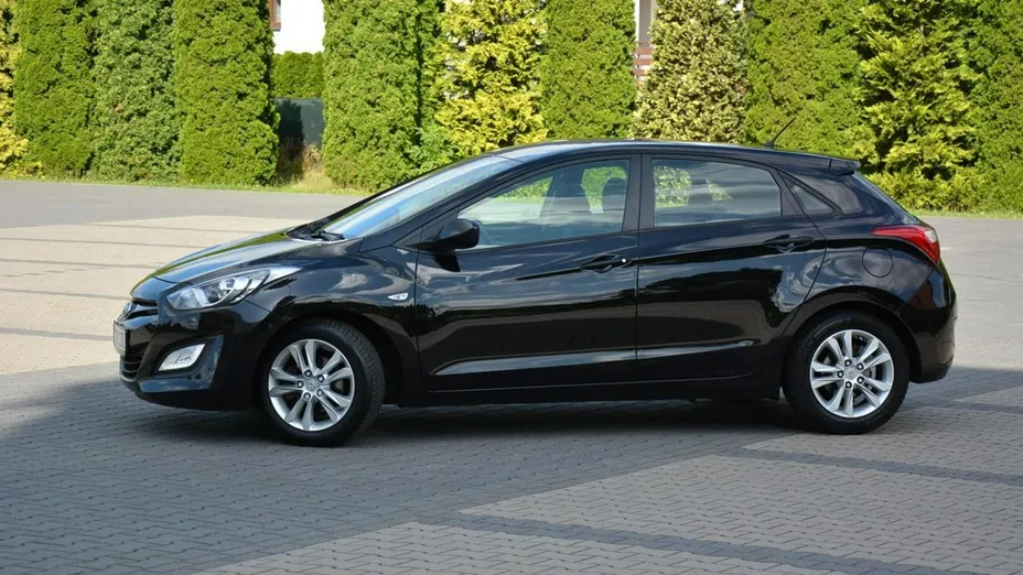 HYUNDAI i30 -