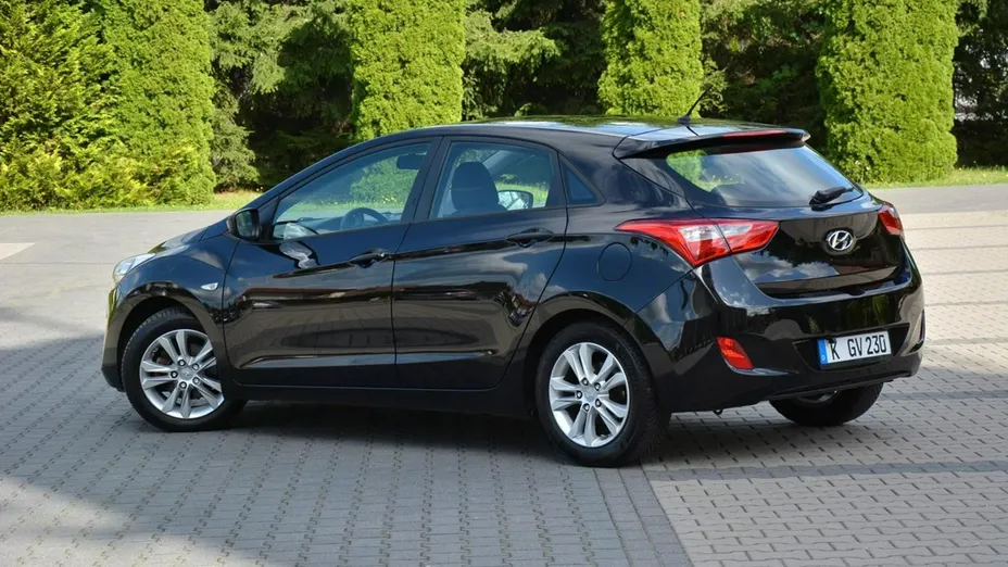 HYUNDAI i30 -