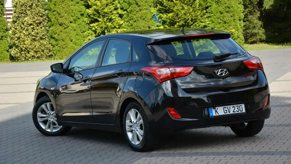 HYUNDAI i30 -