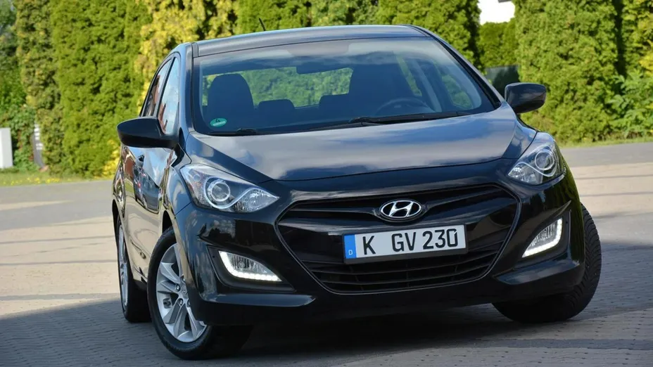 HYUNDAI i30 -