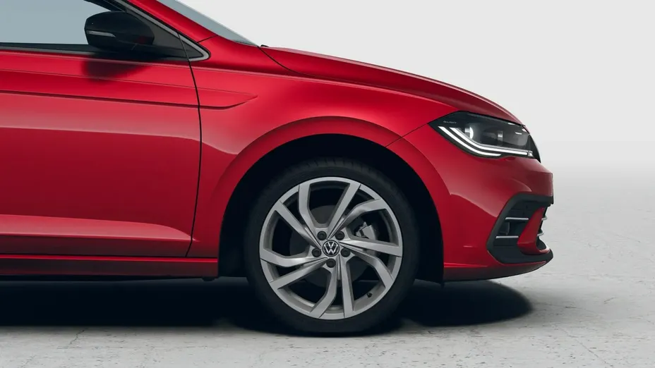 VOLKSWAGEN Polo -