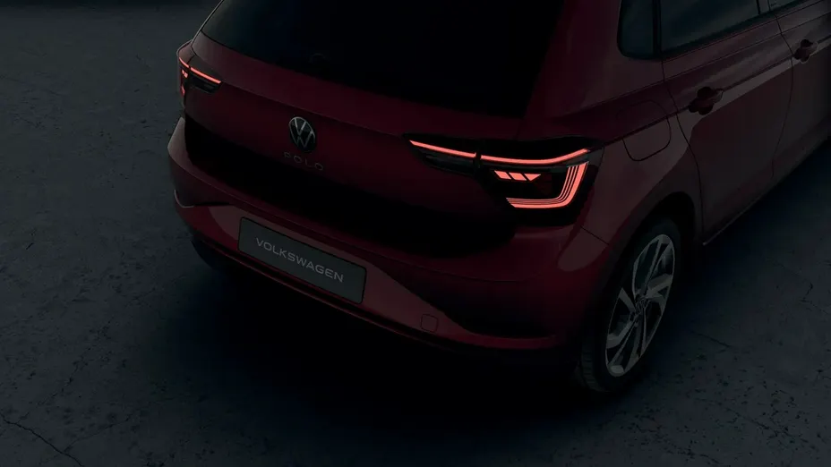 VOLKSWAGEN Polo -