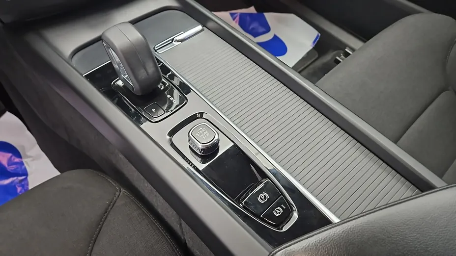 VOLVO XC60 -