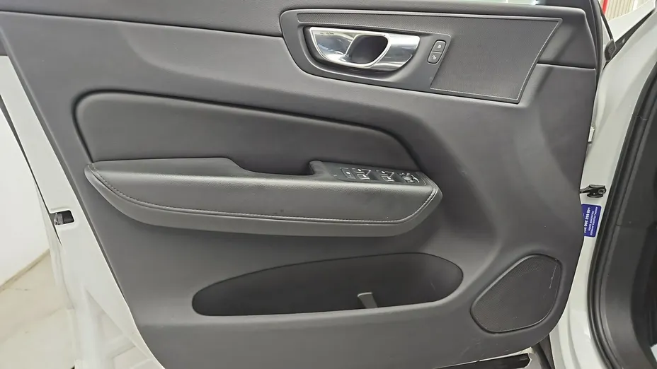 VOLVO XC60 -