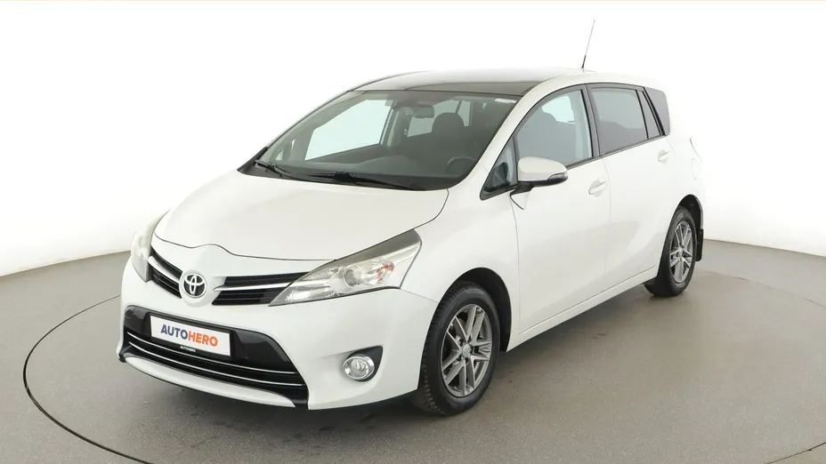TOYOTA Verso -
