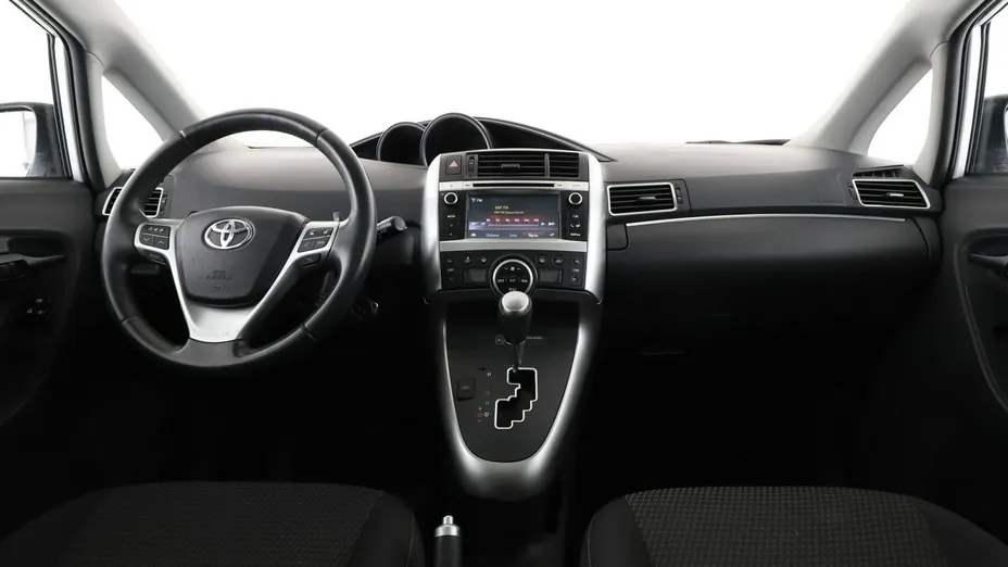 TOYOTA Verso -