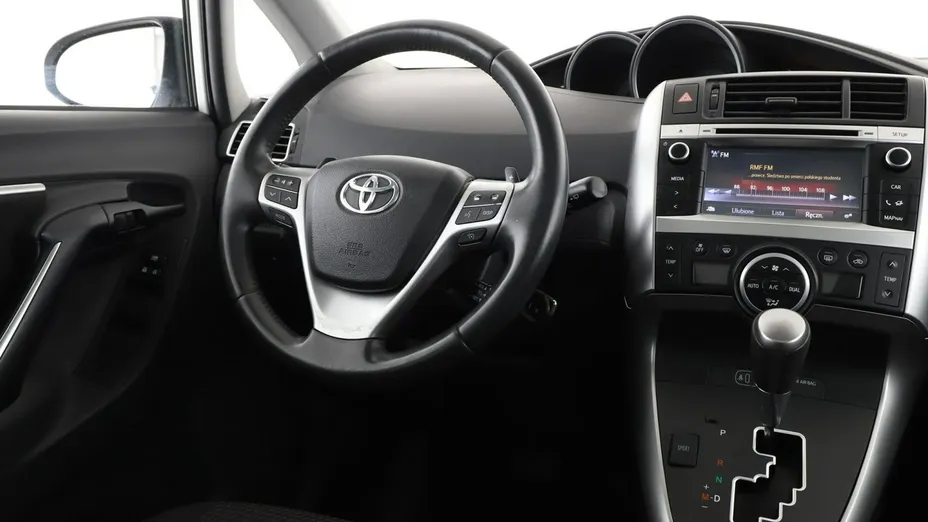 TOYOTA Verso -