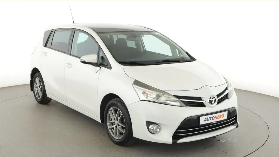 TOYOTA Verso -