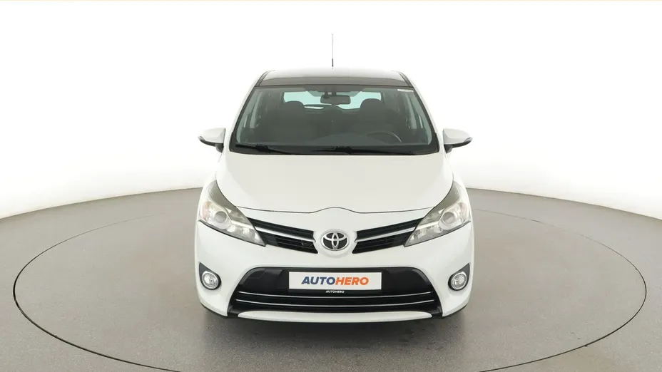 TOYOTA Verso -