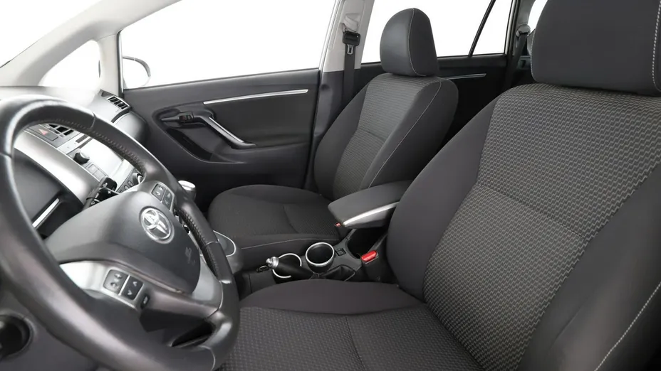 TOYOTA Verso -
