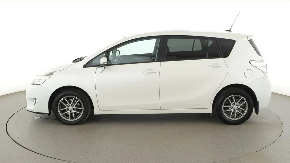 TOYOTA Verso -