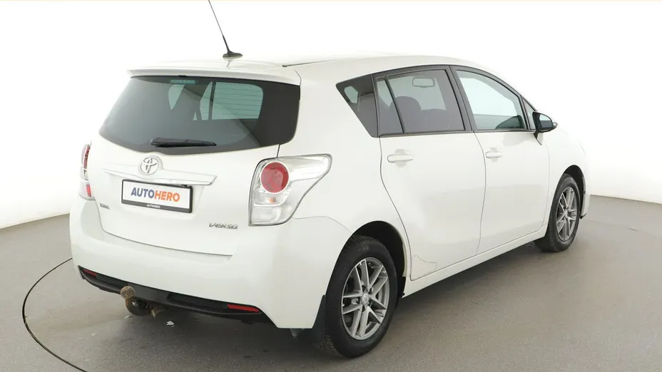 TOYOTA Verso -
