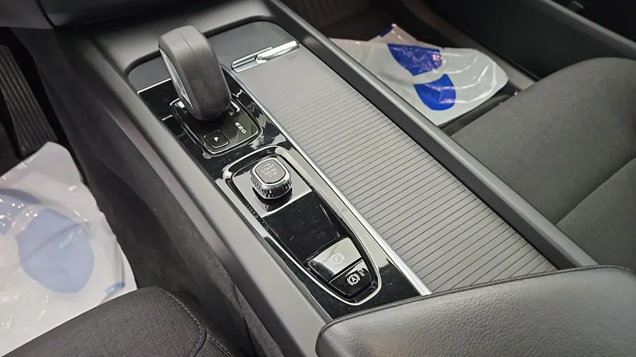 VOLVO XC60 -