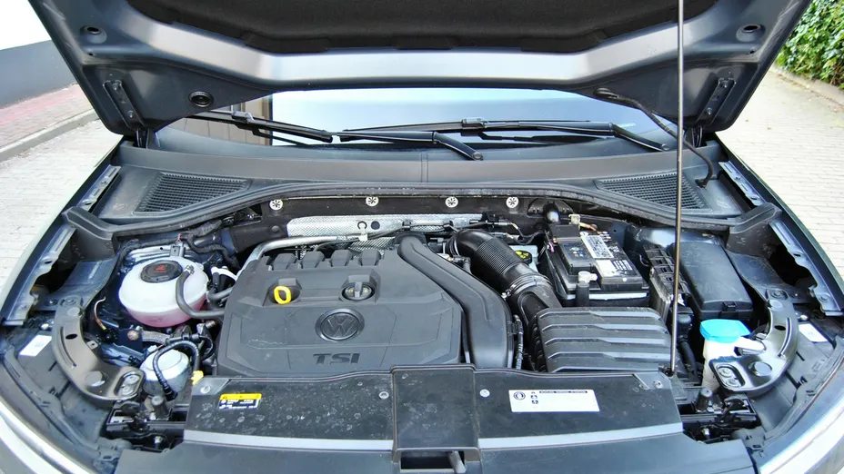 VOLKSWAGEN T-ROC -