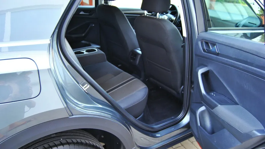 VOLKSWAGEN T-ROC -