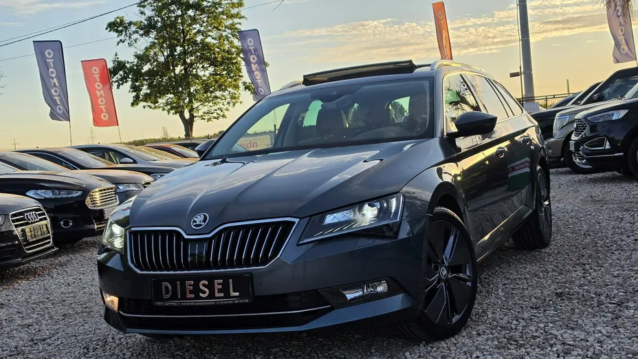 SKODA Superb -