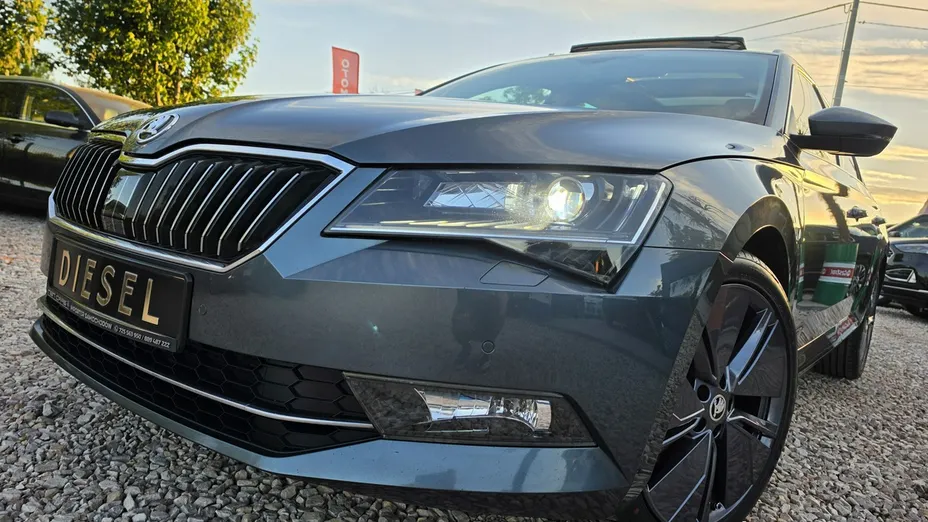 SKODA Superb -