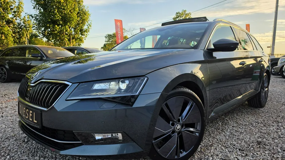 SKODA Superb -