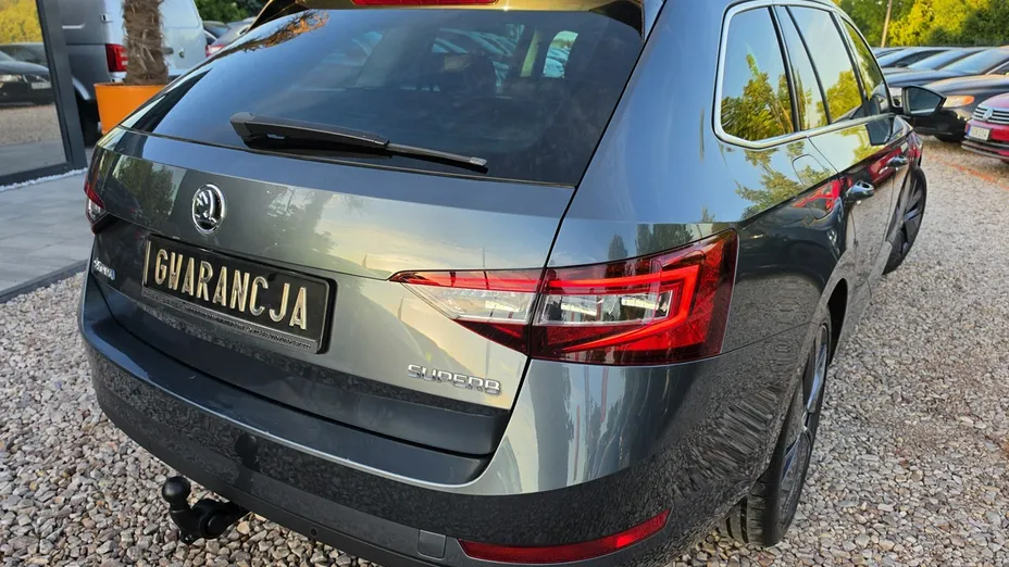 SKODA Superb -