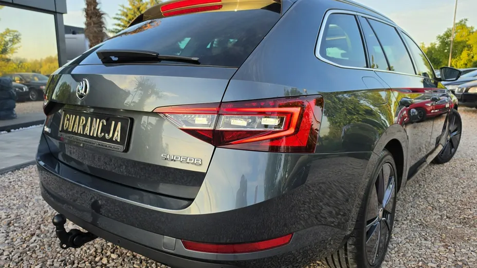 SKODA Superb -