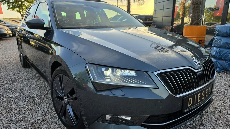 SKODA Superb -