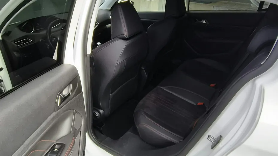 PEUGEOT 308 -
