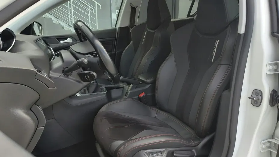 PEUGEOT 308 -