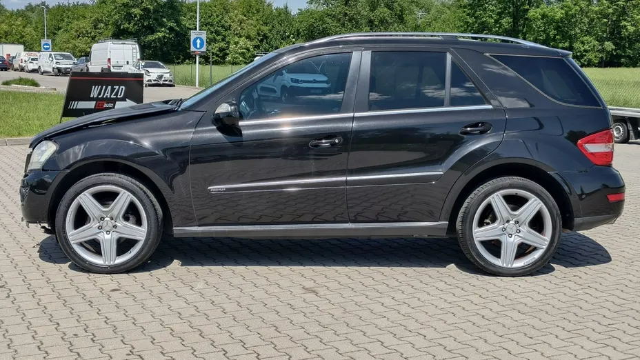 MERCEDES-BENZ ML -