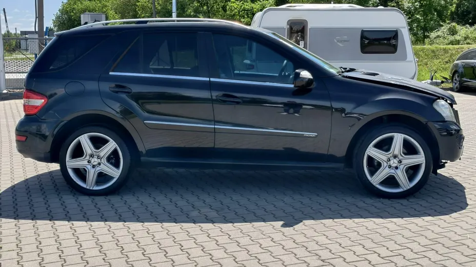 MERCEDES-BENZ ML -